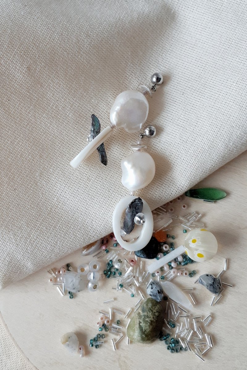 Pearl Okra Earrings 珍珠秋葵型耳环 - 耳环/耳夹 - 珍珠 白色
