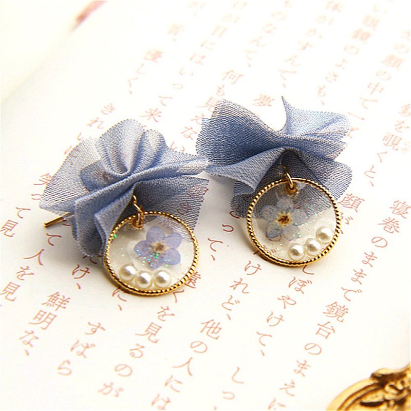 原創 | 【勿忘我】日本进口蓝色永生花绸带蝴蝶结珍珠耳钉耳夹 - 耳环/耳夹 - 植物．花 蓝色