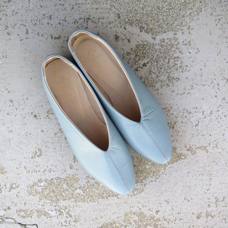 【成熟的浅蓝色】低饱和浅蓝色真皮平底鞋 ❄︎日本制造❄︎ - 女款休闲鞋 - 真皮 蓝色