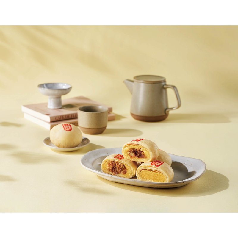 Linhomelybakery林记糕饼铺10入综合礼盒 (6入蛋黄酥+4颗绿豆椪) - 蛋糕/甜点 - 其他材质 黄色