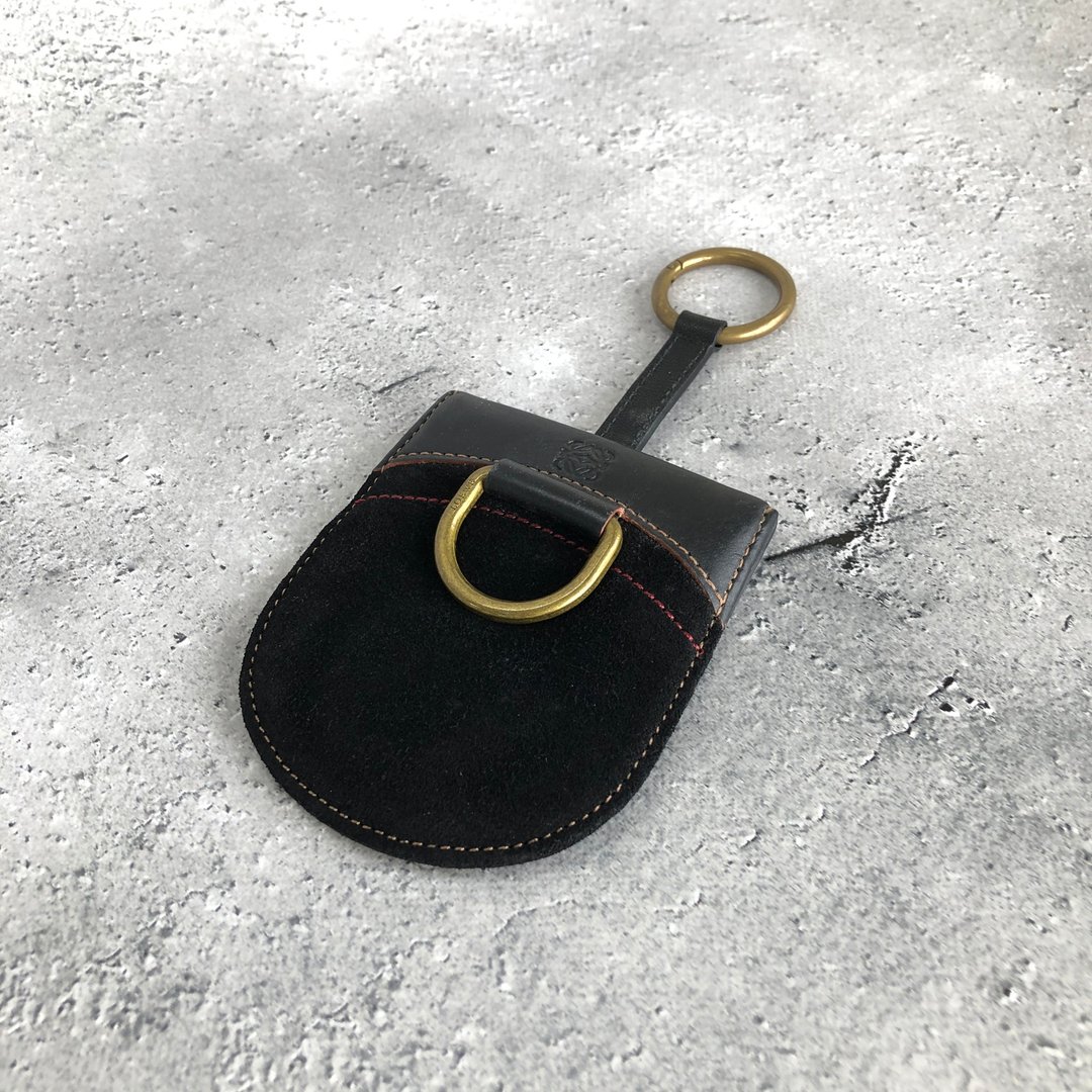 【日本直送 精品二手包】LOEWE 罗威 钥匙包 黑色 Anagram 压纹 皮革 vintage 中古 经典 baerut - 钥匙链/钥匙包 - 真皮 黑色