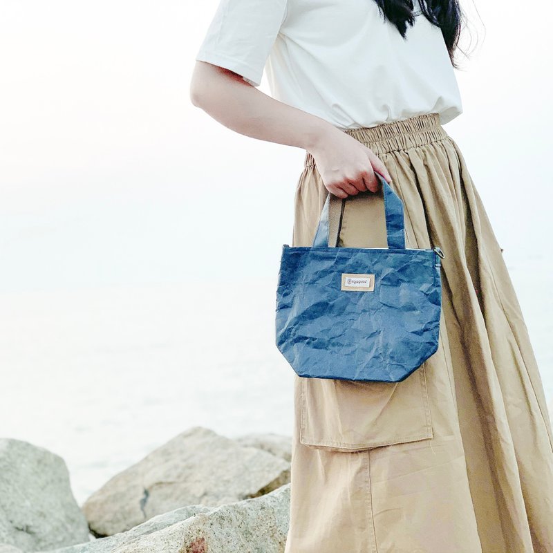 Tyvek 超轻 防水纸质感 饭袋斜咩袋 便当包斜挎包 Mini Tote 藏蓝 - 手提包/手提袋 - 纸 