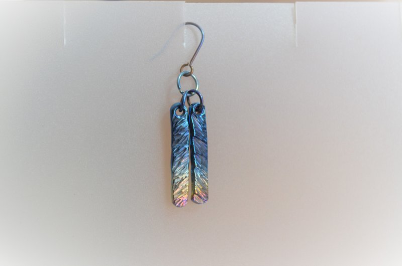 Titanium　pierced earrings・チタン製ピアス・グラデ・ショート・ツイン - 耳环/耳夹 - 其他金属 蓝色