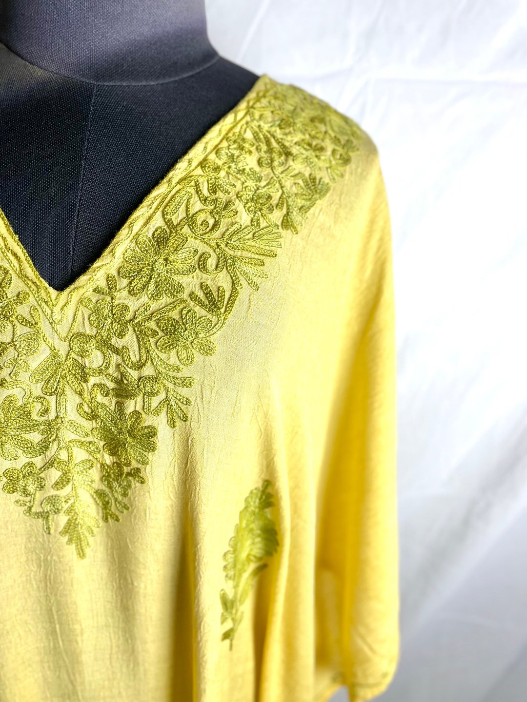 印度喀什米尔 手工刺绣 Kaftan 卡弗坦 蝴蝶洋装 - 金黄 - 洋装/连衣裙 - 棉．麻 黄色