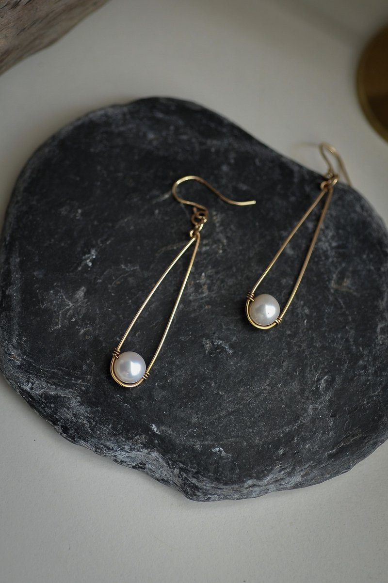 心弦 细长水滴造型珍珠耳环 14K Gold-Filled - 耳环/耳夹 - 珍珠 白色