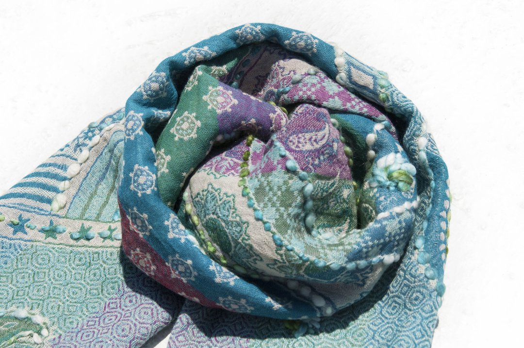 水煮羊毛披肩/针织围巾/刺绣围巾/羊毛披巾/喀什米尔Cashmere-花 - 围巾/披肩 - 羊毛 多色