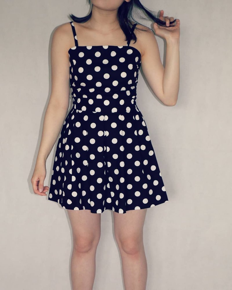 麻子小姐-点点细肩带绑绳套装 - 洋装/连衣裙 - 棉．麻 黑色