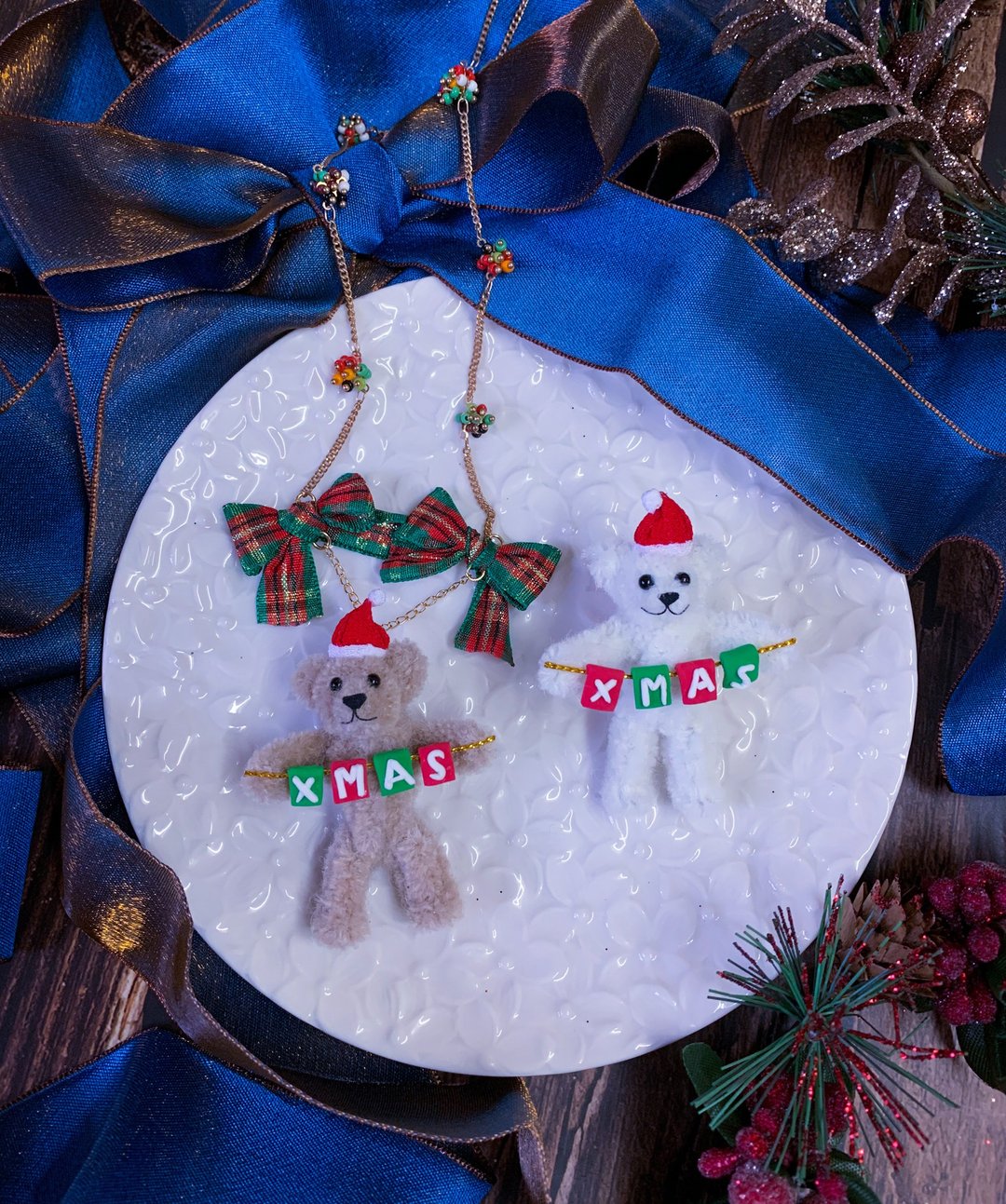 (圣诞饰品) 圣诞礼物 熊仔2way项链胸针 Xmas横带款 - 项链 - 丝．绢 咖啡色