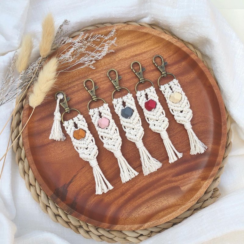 Macrame 多边形串珠小吊饰 x 钥匙圈 - 吊饰 - 棉．麻 咖啡色