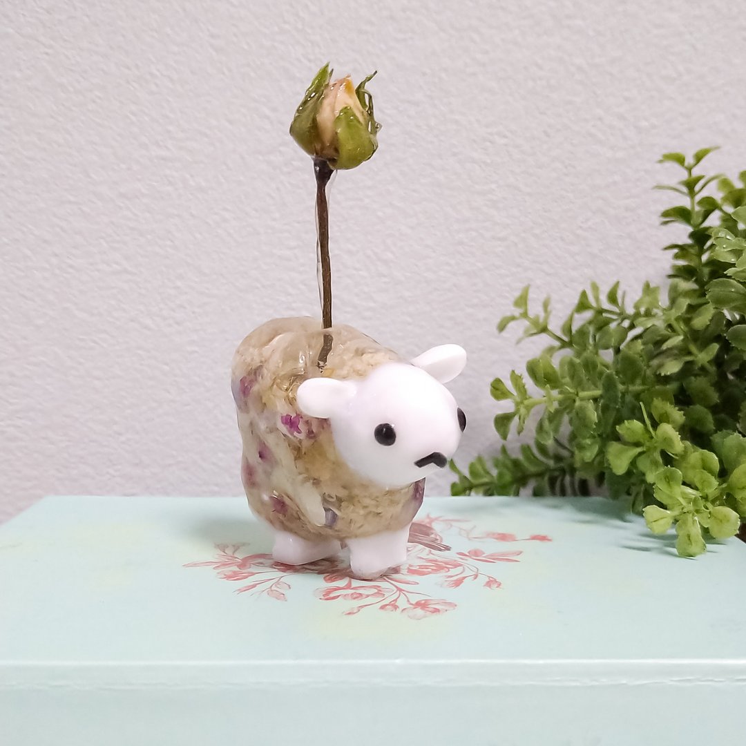 小绵羊迷你花瓶与装饰真花 : 手工干燥花树脂摆件 - 花瓶/陶器 - 树脂 白色