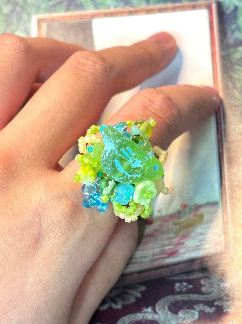 花叢小鳥 動物戒指 手作串珠戒指 串珠動物戒指 捷克珠戒指 - 戒指 - 玻璃 多色