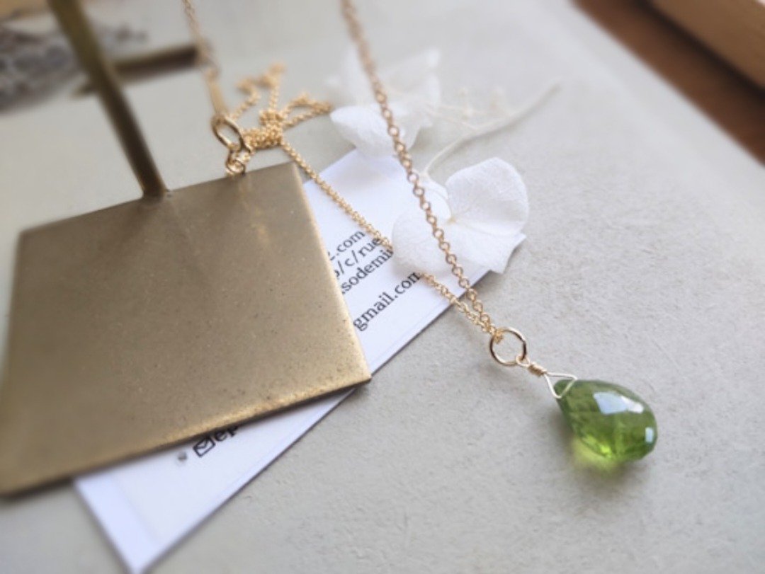 Peridot / pair shape K14gf necklace - 项链 - 半宝石 绿色