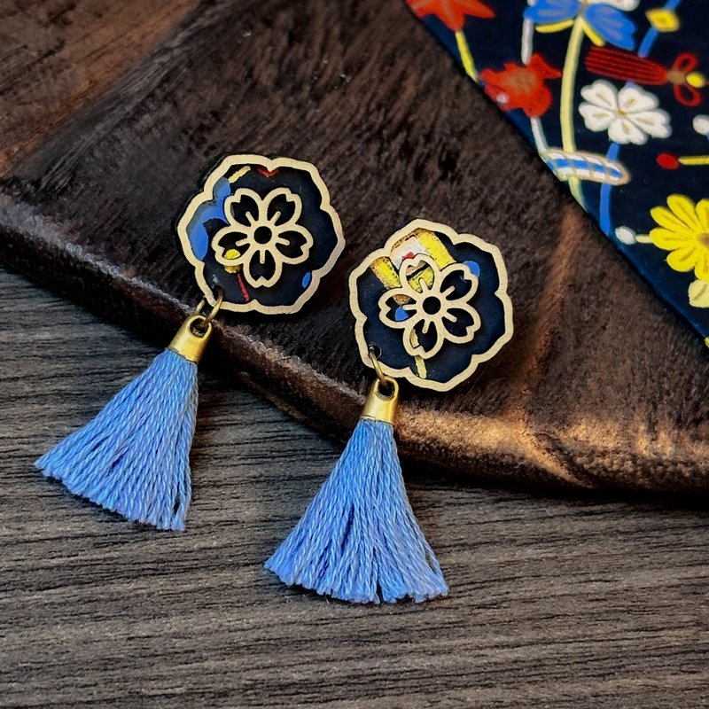 【日花格纸】山樱-木格窗花和贴耳小耳环 - 耳环/耳夹 - 木头 