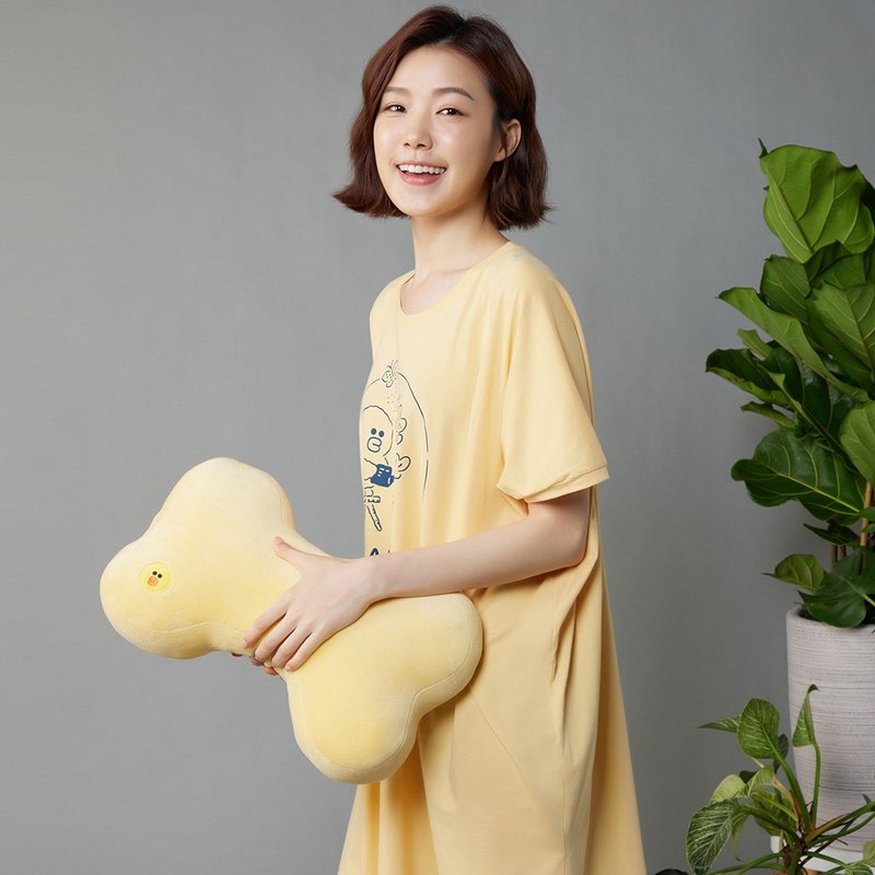 LINE FRIENDS | 莎莉立体小骨头抱枕 - 枕头/抱枕 - 棉．麻 黄色