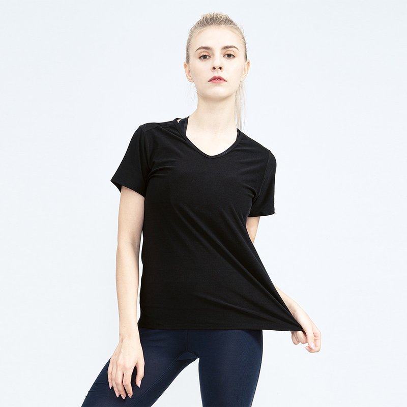 【快速出货】V领女铜氨丝凉感机能衣-COOCHAD酷爵 - 女装运动衣 - 其他人造纤维 多色