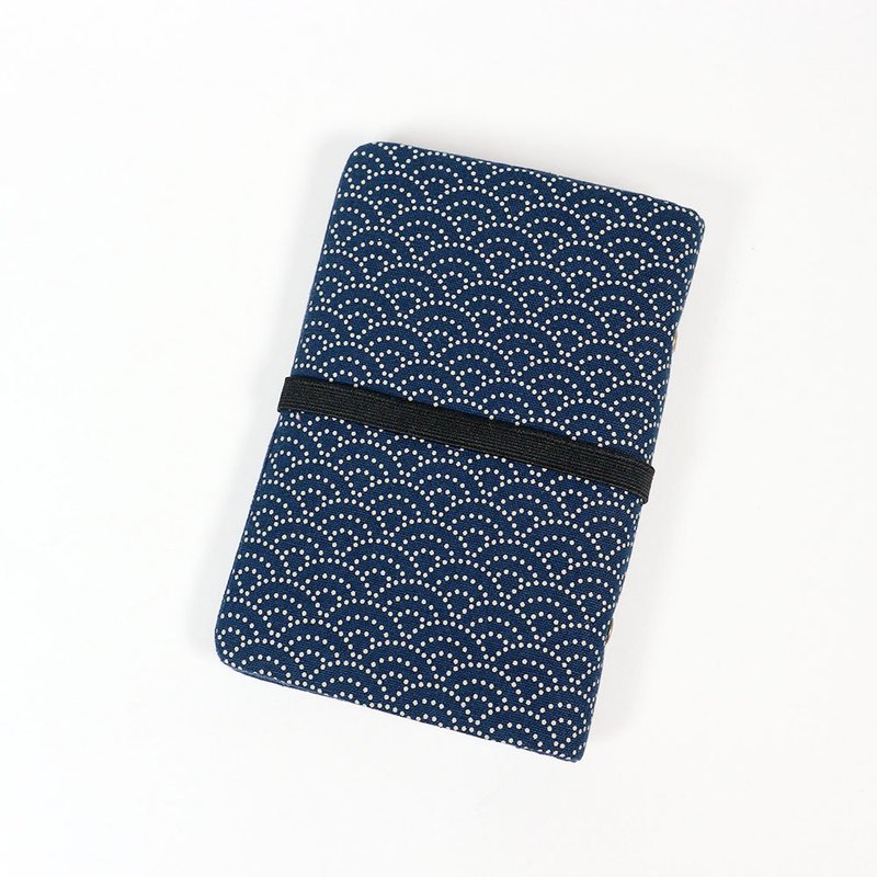 存折 卡片 名片 护照 收纳簿 - 青海波 (蓝) - 笔记本/手帐 - 棉．麻 蓝色