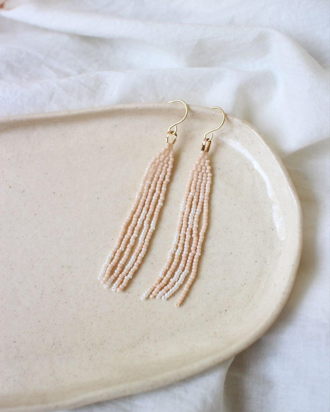 串珠耳饰_小流苏/杏色/beading earing - 耳环/耳夹 - 玻璃 粉红色