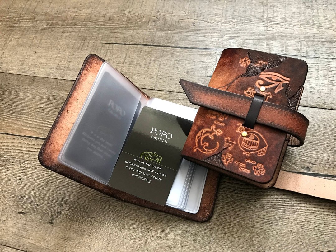 POPO│古埃及.浮雕│皮革信用卡收纳包│leather - 名片夹/名片盒 - 真皮 咖啡色