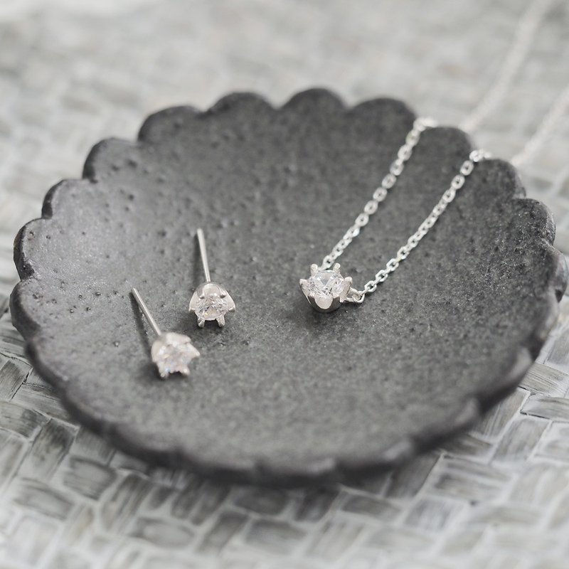 2 pieces set) 6 claw necklace earrings set Silver 925 - 项链 - 其他金属 银色