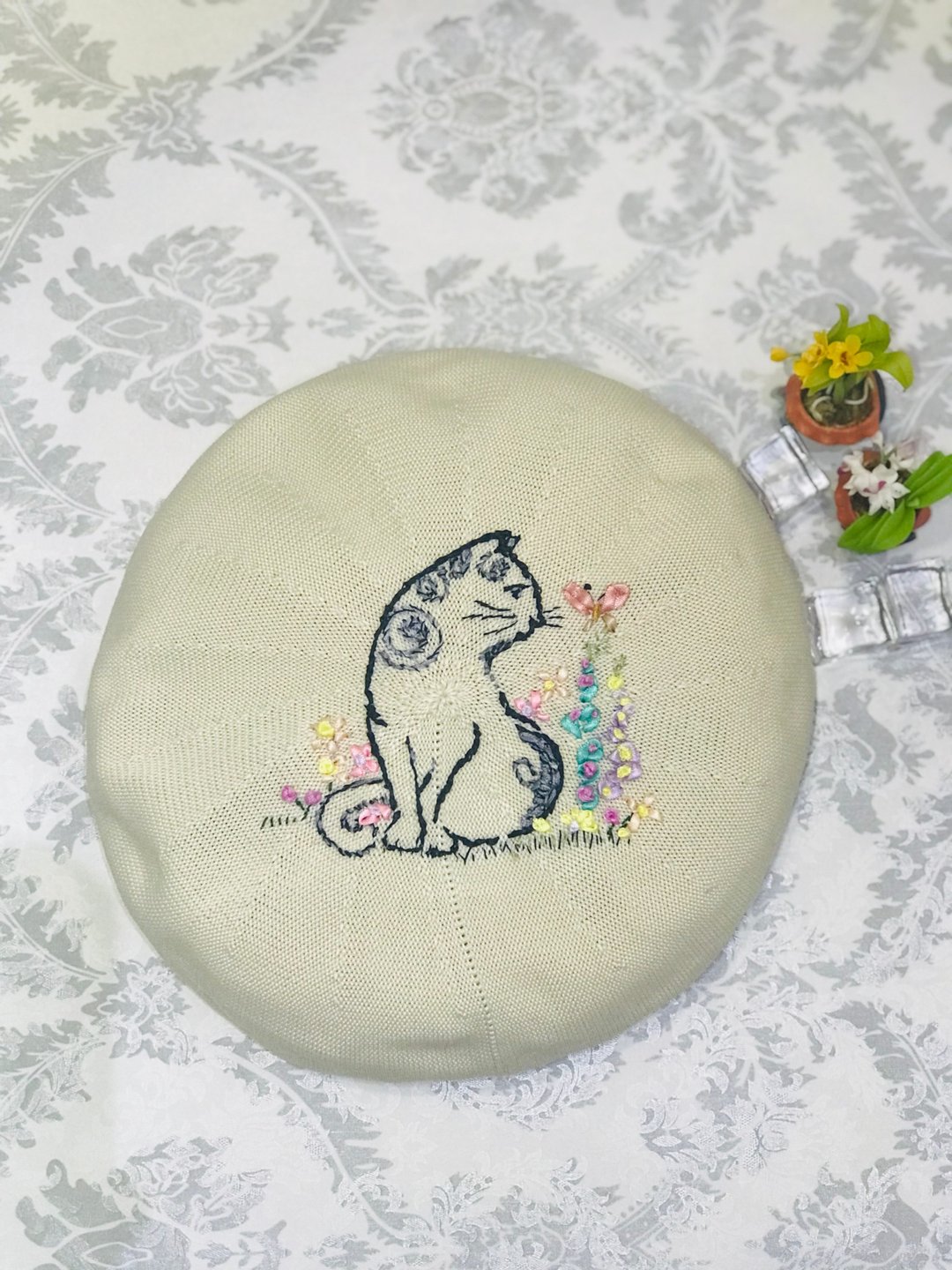 原创设计贝雷帽 新款春秋刺绣帽子 handmade embroidery beret - 帽子 - 棉．麻 白色