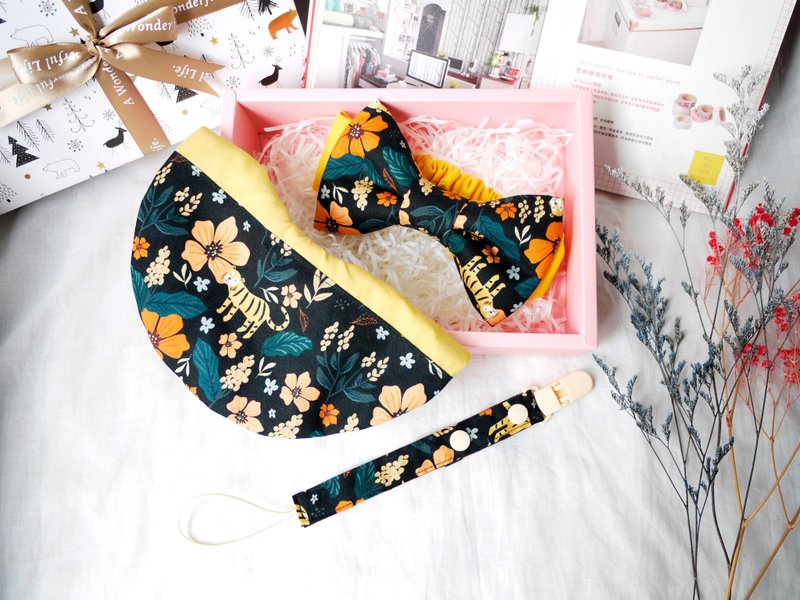 弥月礼盒│六层纱口水巾 宝宝蝴蝶结发带  奶嘴链:::花丛里的老虎 - 满月礼盒 - 棉．麻 黑色