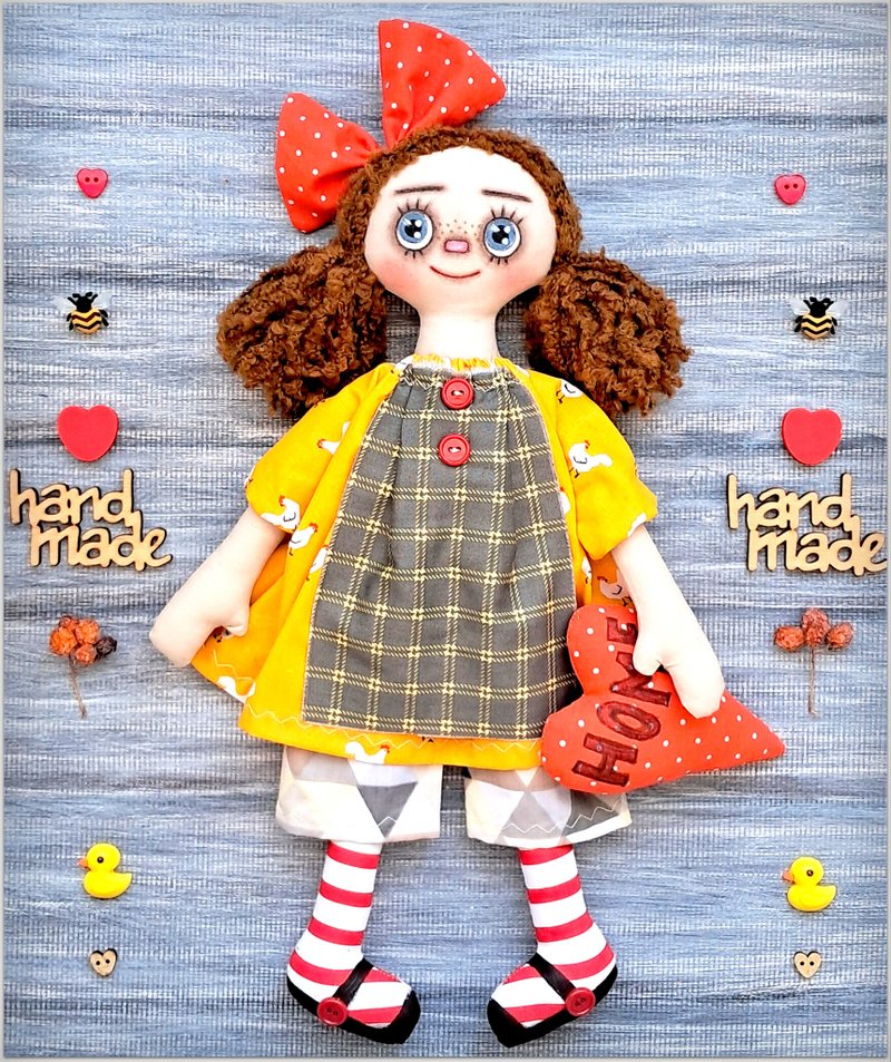 Raggedy Annie Doll Lola，手工布娃娃，原始毛绒布娃娃，艺术品 - 玩偶/公仔 - 棉．麻 黄色