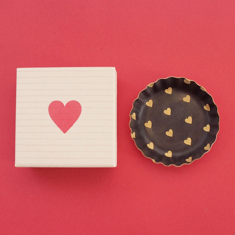 Chocolate + heart) Genuine leather biscuit type accessory tray accessory gift box included - 摆饰 - 真皮 咖啡色