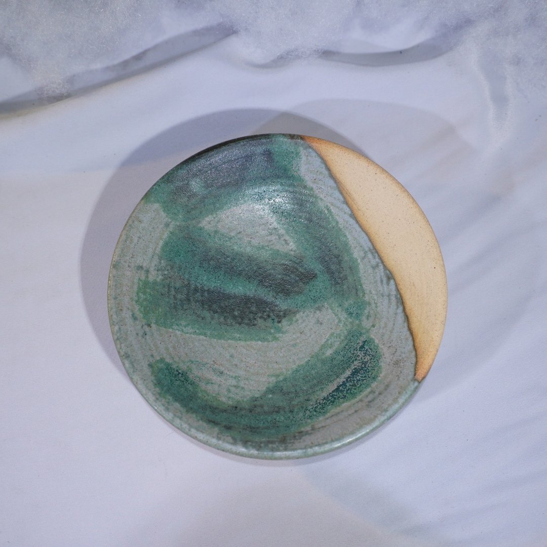 墨绿眉月陶盘约Ø12.3 cm - 浅碟/小碟子 - 陶 蓝色