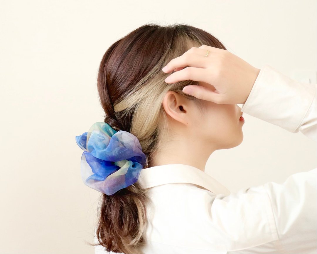 Random paint scrunchie mermaid. Asahi art style original textile. big scru - 发饰 - 橡胶 蓝色