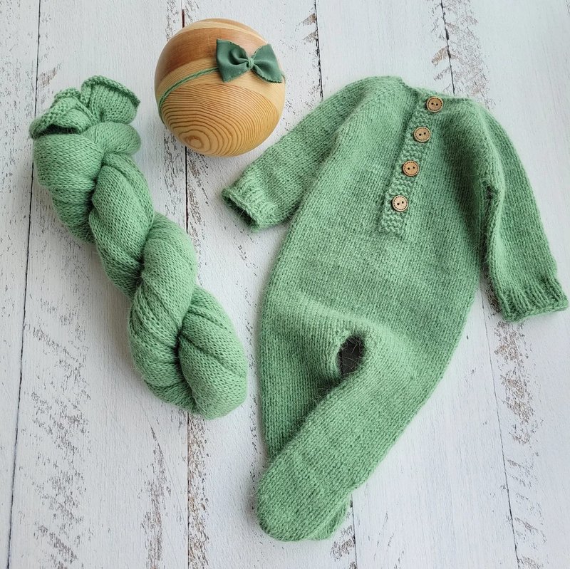 Sage green fluffy bonnet, romper, wrap. Newborn photo props. - 婴儿饰品 - 羊毛 