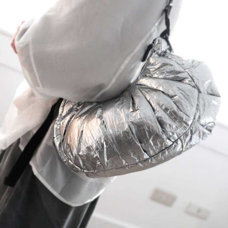 Miyansol韩国皱皱水饺包-B.星河银 轻量防泼水 大容量 - 侧背包/斜挎包 - 纸 银色