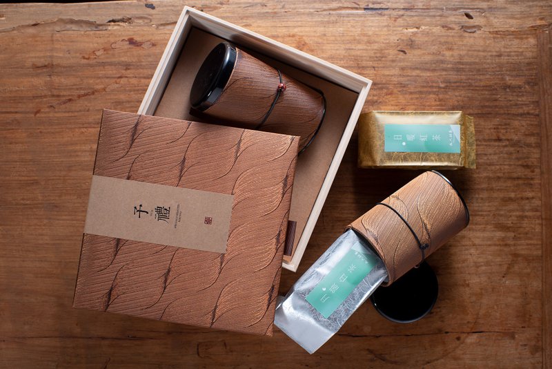 【年节送礼首选】予礼 / 金丝纹缎面 / 心意献礼 / - 茶 - 新鲜食材 卡其色