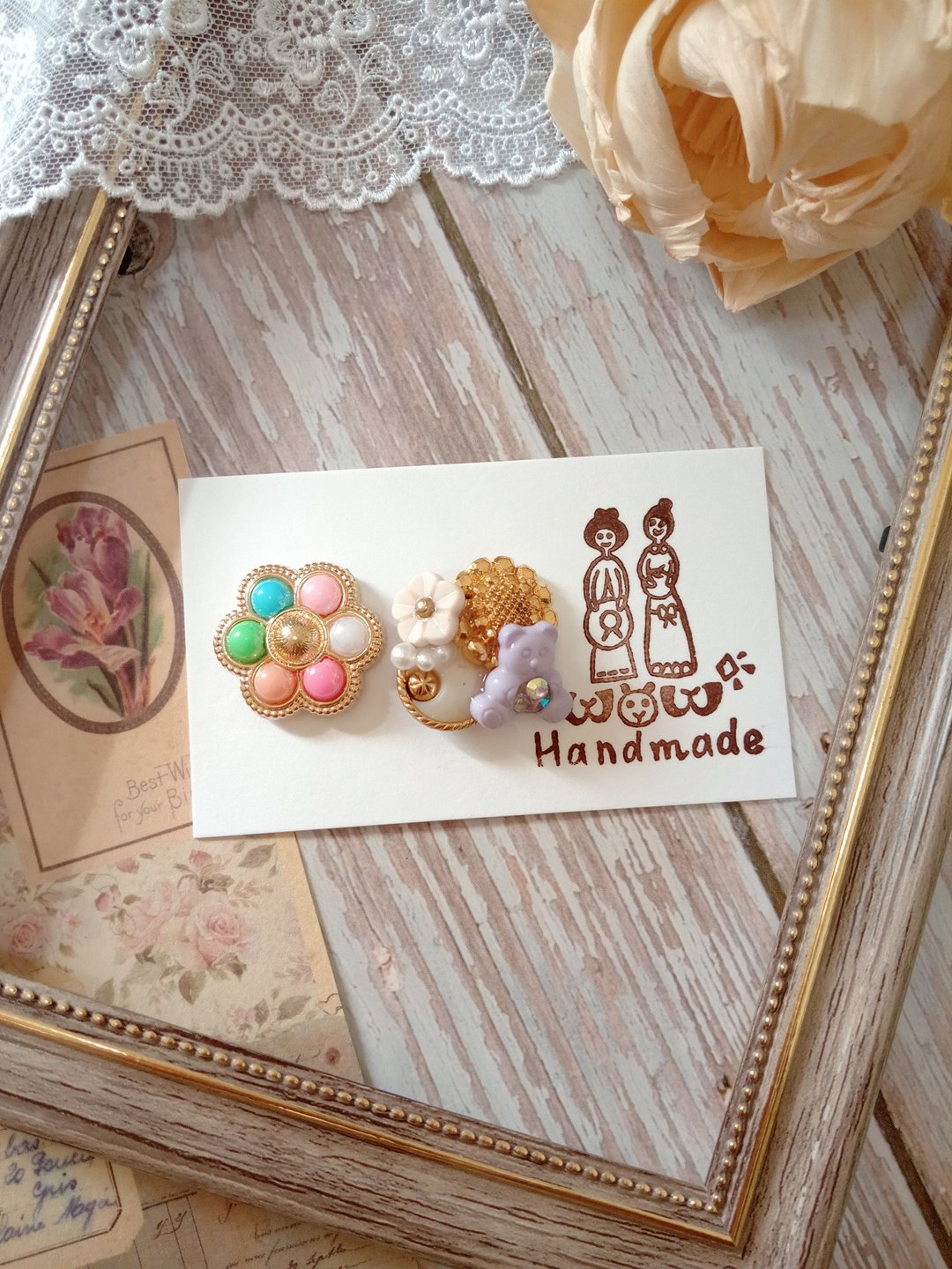 wow Handmade-熊熊糖果屋钮扣耳环/耳针/耳夹 - 耳环/耳夹 - 其他材质 