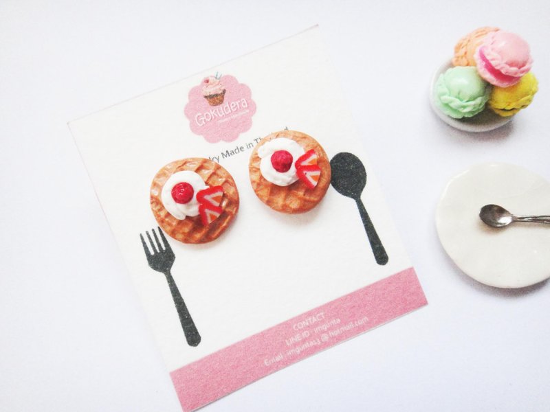 Waffle Earring Whipped Cream - 耳环/耳夹 - 粘土 红色