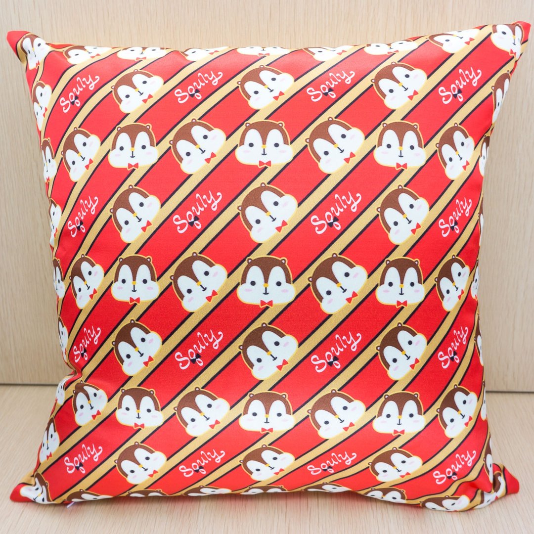 Squly 靠垫/咕臣/软垫/抱枕 (Squly logo pattern) - 枕头/抱枕 - 聚酯纤维 金色