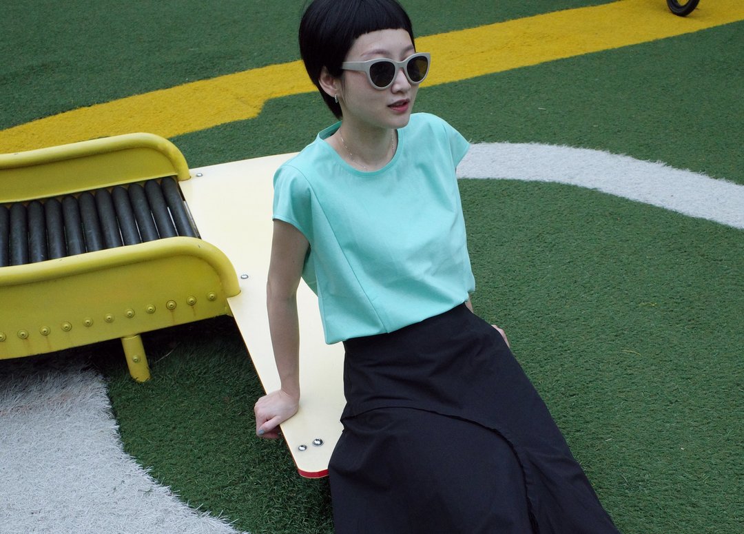 UUIN   _ 浅绿印花造型T - 女装 T 恤 - 棉．麻 绿色