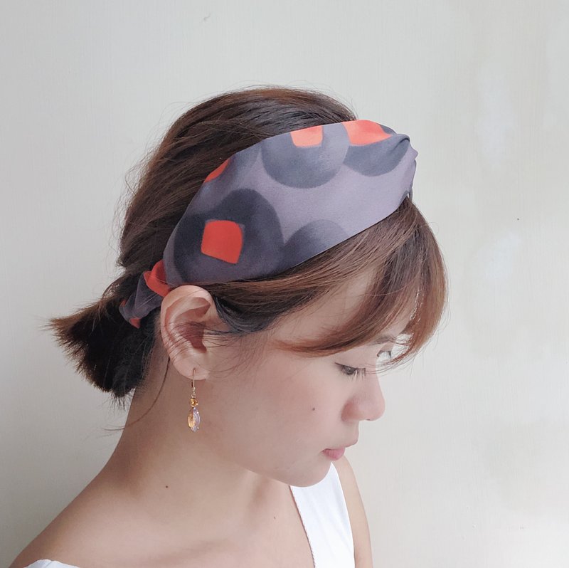 套用光晕 好烦小姐 松紧发带 - 发带/发箍 - 棉．麻 黑色