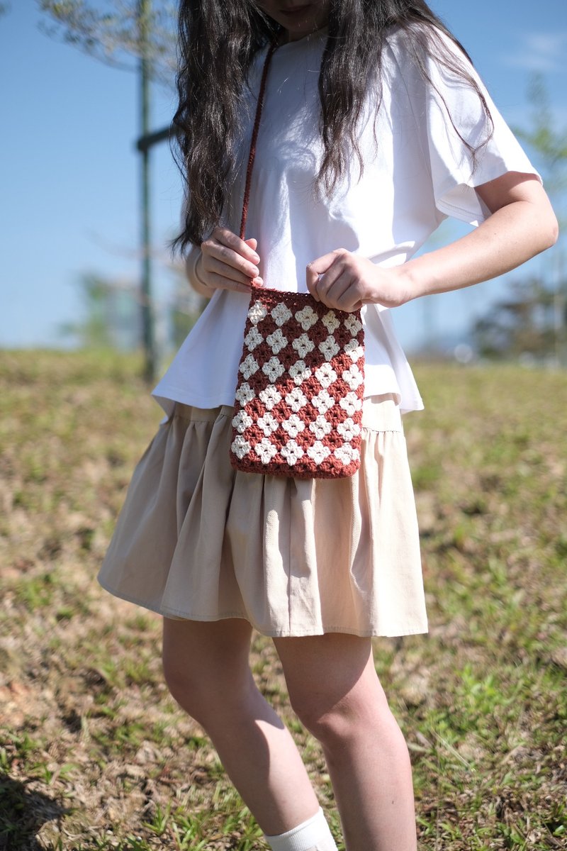 假日湖编 | 复古花砖手机袋 - 侧背包/斜挎包 - 棉．麻 红色