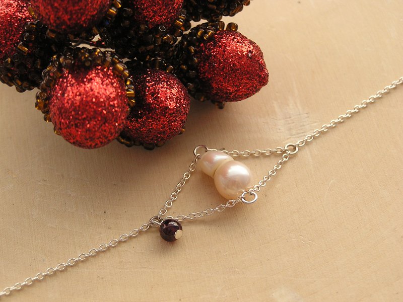 925纯银配淡水珍珠及石榴石手链 自家设计及手工制 - 手链/手环 - 宝石 红色