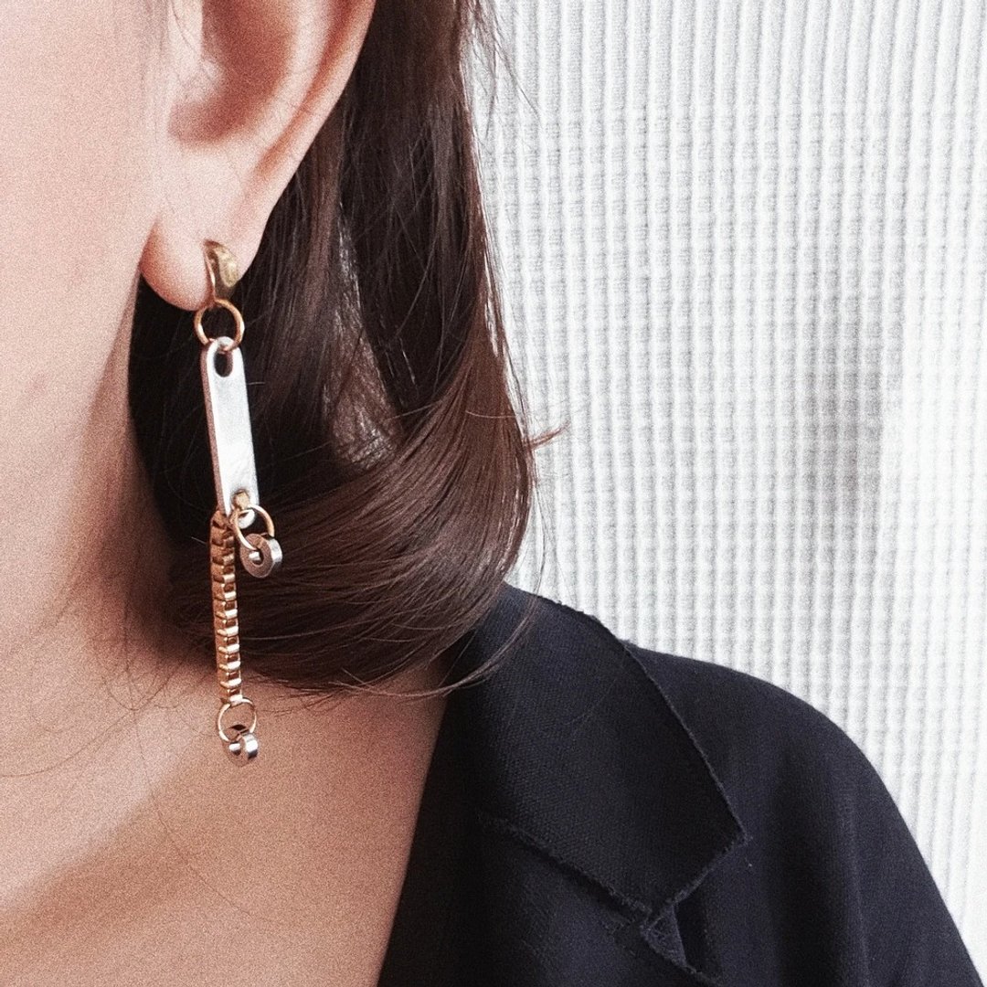 Gladys Earrings in Gold - 耳环/耳夹 - 不锈钢 金色