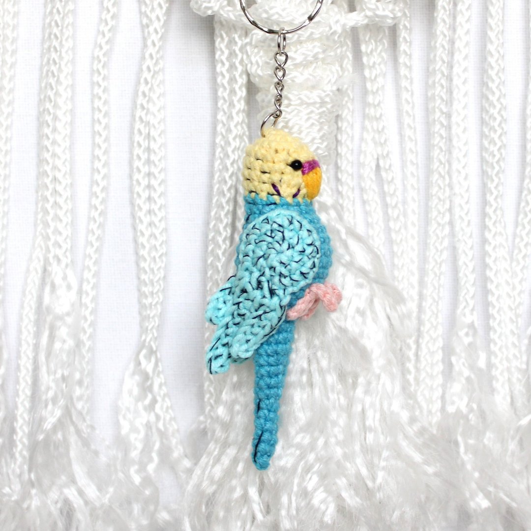 Keychain budgie crochet toy Parrot bag ornament Realistic budgerigar toy - 玩偶/公仔 - 其他材质 多色