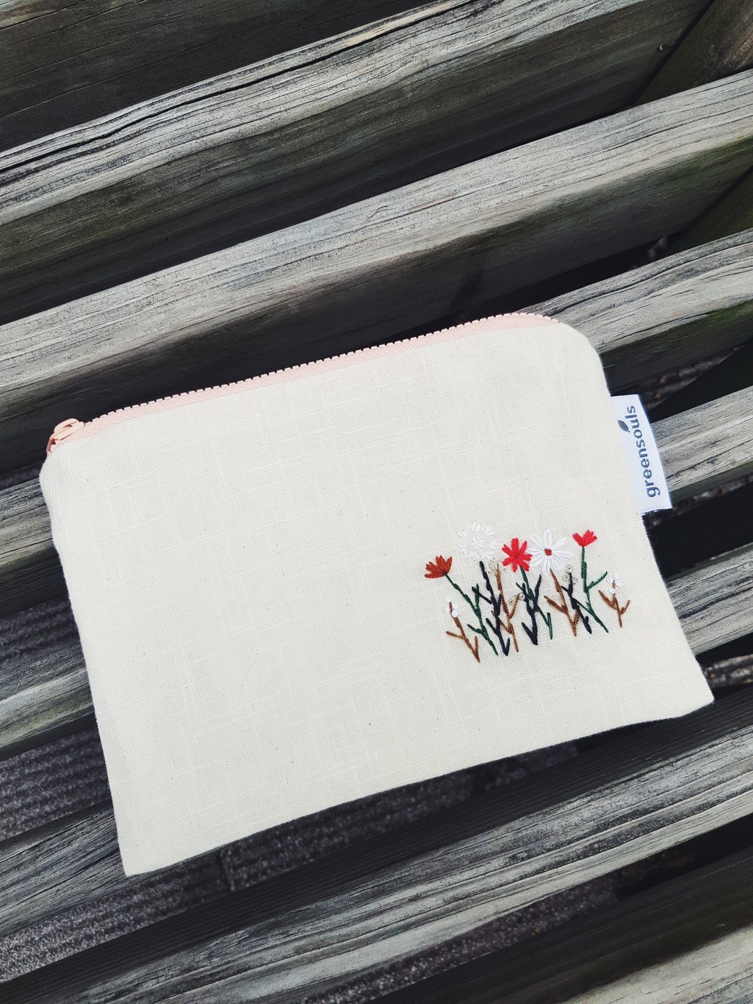 Wildflowers 手工绣 化妆包 - 收纳用品 - 棉．麻 白色