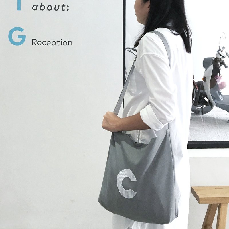 AlphaBAG 2-way 侧背手提两用手工帆布包 自选 专属字母布色搭配 - 侧背包/斜挎包 - 棉．麻 