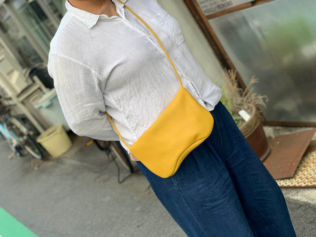 ONE Italian leather Yellow pochette that makes you feel good One seamless pouch bag OSP-YY-Y - 侧背包/斜挎包 - 真皮 黄色