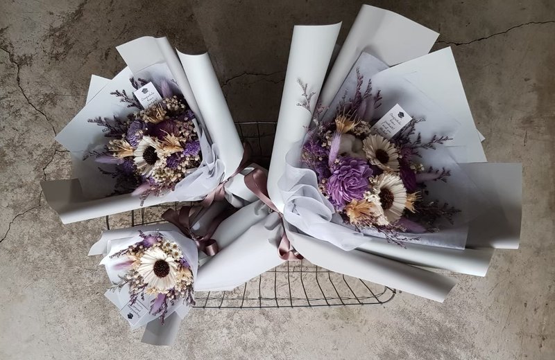 for Jenny Chang下单干燥花蓪草向日葵花束M|粉蓝黄紫红 - 干燥花/捧花 - 植物．花 多色