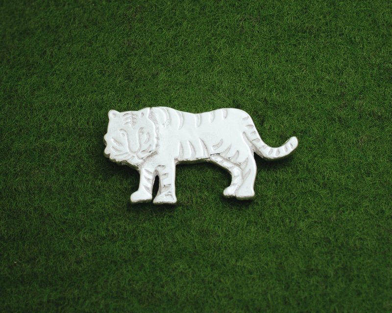 Tiger pin brooch - zodiac pin brooch - zodiac tiger - Japanese culture - 徽章/别针 - 银 银色