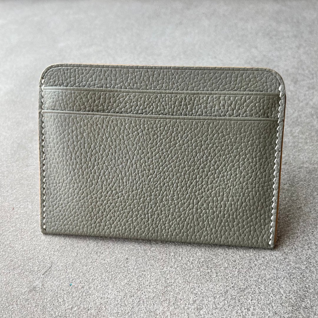 [Handmade in Japan] Genuine leather card case (greige) pass case commuter pass card holder - 名片夹/名片盒 - 真皮 灰色
