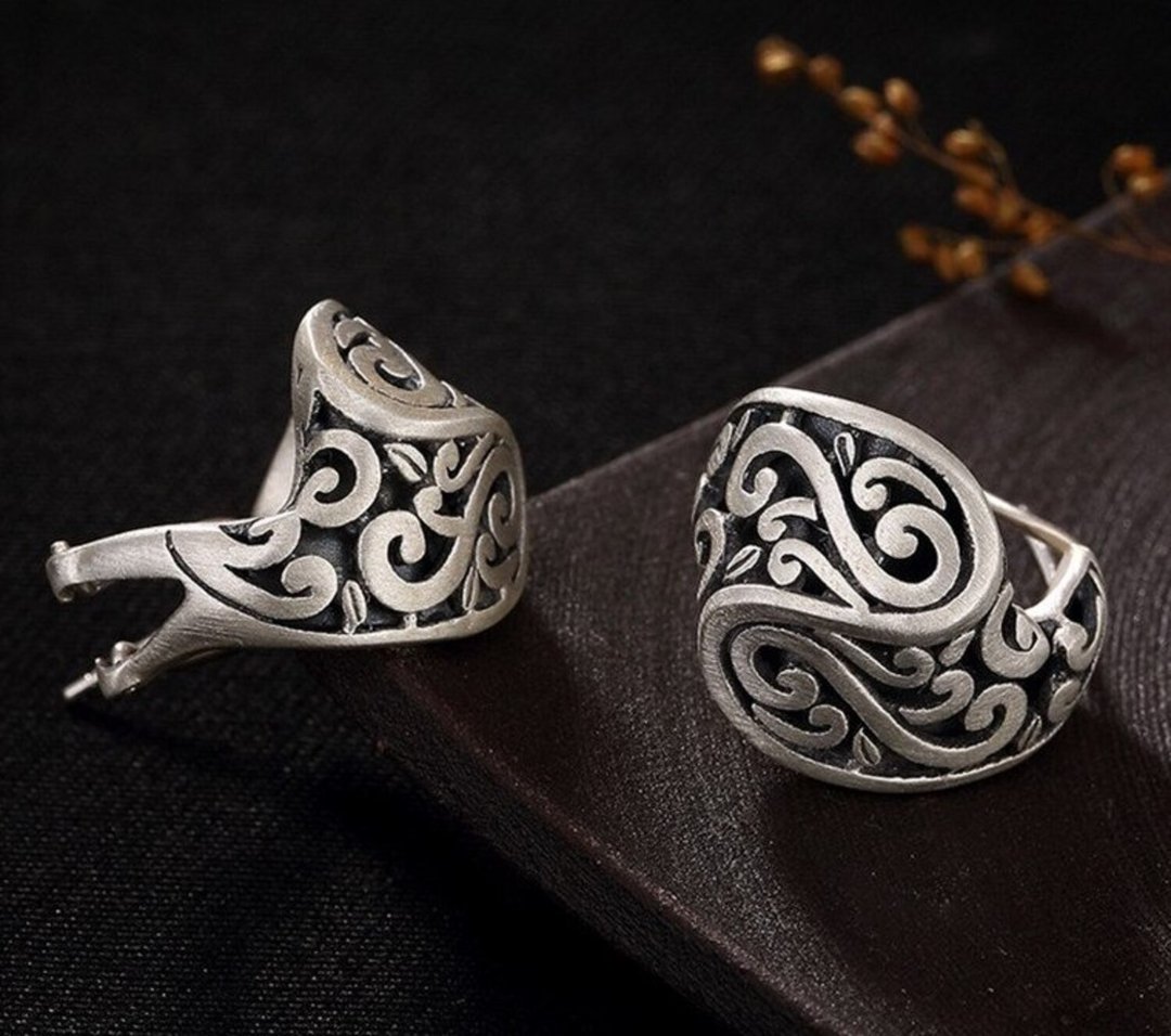 S 925 Sterling Silver Hollow Totem Patterns Jewel Handmade Women Stud Earrings - 耳环/耳夹 - 纯银 银色