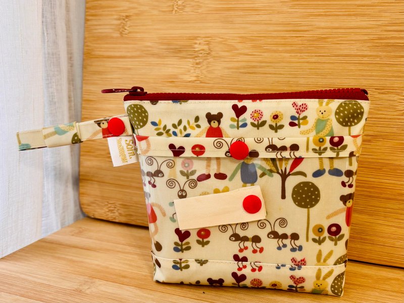 防水收纳袋 托药袋 喂药袋 化妆包 托婴中心 幼儿园必备 - 化妆包/杂物包 - 防水材质 粉红色