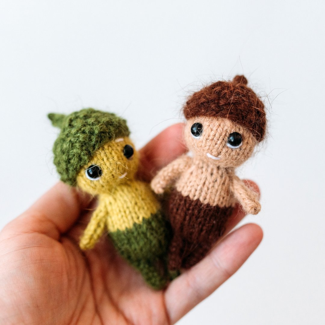 小橡树人针织图案。针织 amigurumi 橡子仙子微型 - 手工艺教程/工具书 - 其他材质 